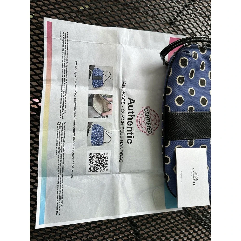 COACH BLUE & BLACK DOT LARGE TOP-ZIPPER Large‎ Wrislet